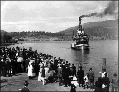 S.S. Okanagan approaching Kelona wharf